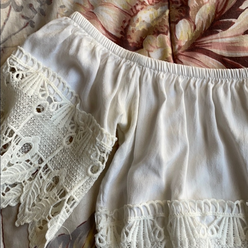 super gorgeous off the shoulder cropped white top - Picture 3 of 6
